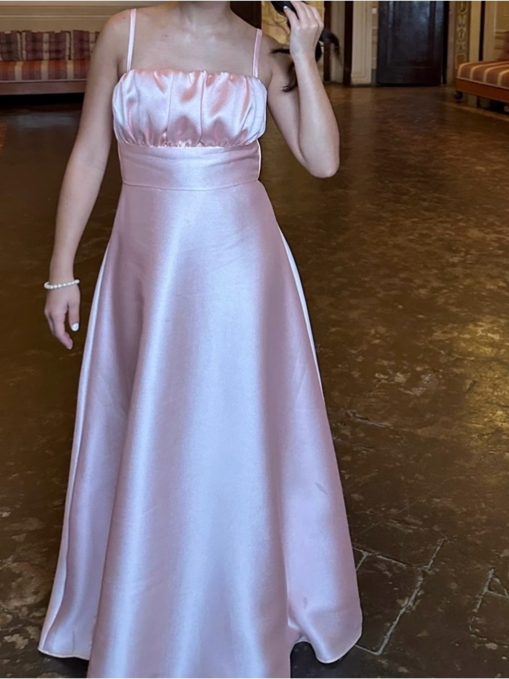Elegant Pink Satin Spaghetti‑Strap Evening Dress